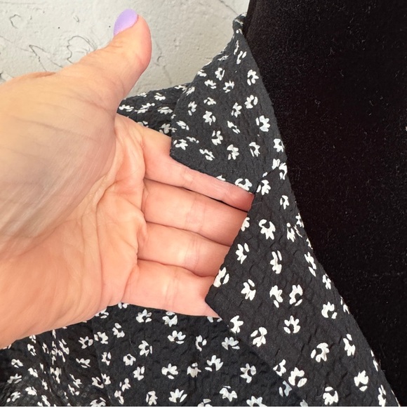 Elegant Black and White Polka Dot Dress DKNY size 8 - Picture 4 of 11